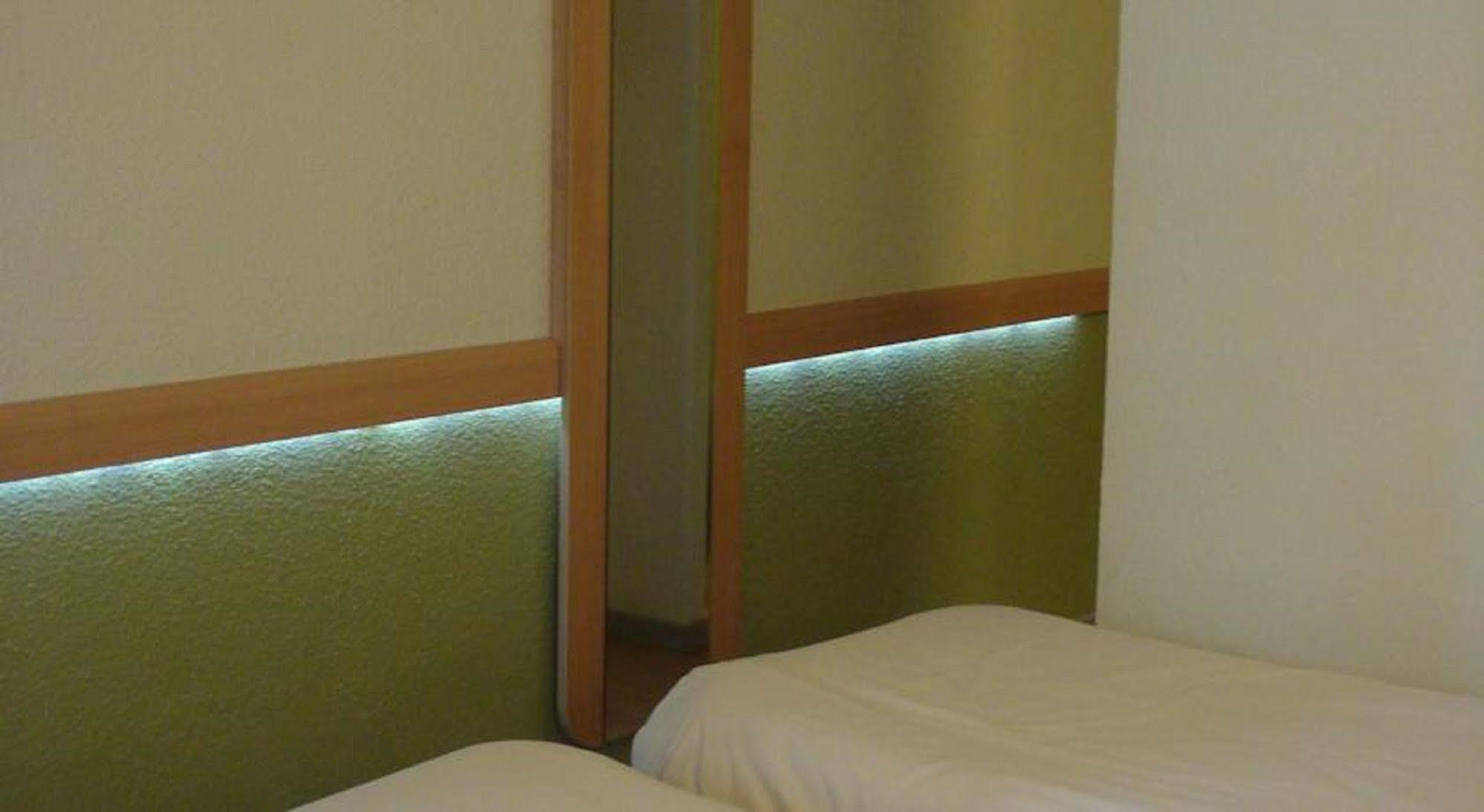 Ibis Budget - Porte De Bagnolet Exteriör bild